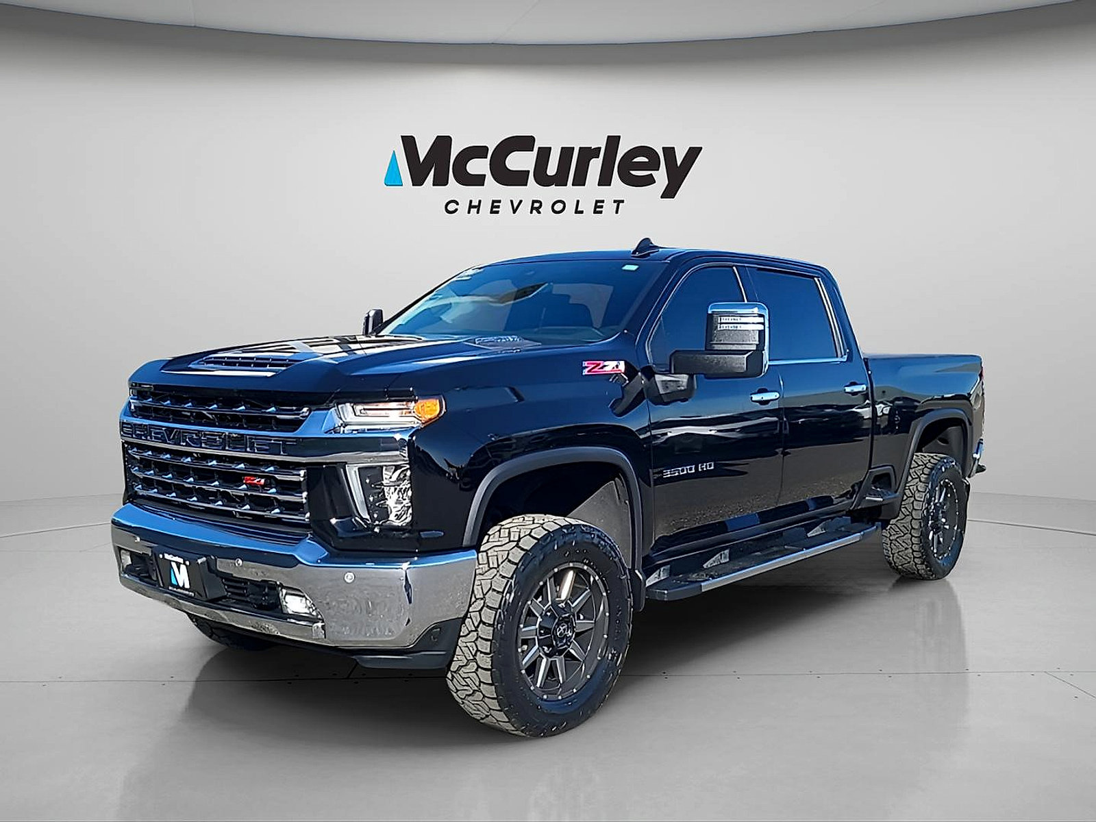 Used 2020 Chevrolet Silverado 3500 LTZ w/ LTZ Premium Package AWD/4WD image 3