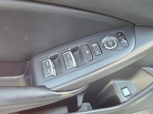 Used 2018 Honda Accord Sport image 19