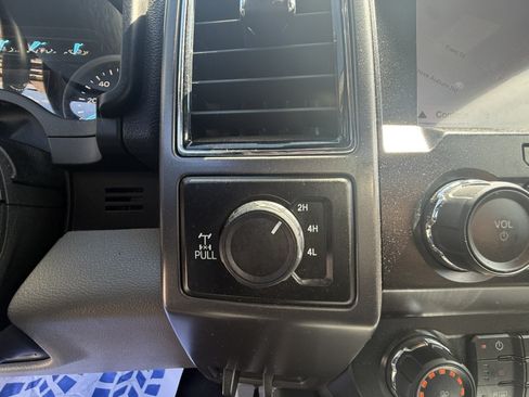 Used 2019 Ford F150 XLT w/ Equipment Group 302A Luxury AWD/4WD image 16