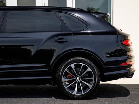 Certified 2023 Bentley Bentayga Extended Wheelbase AWD/4WD image 6