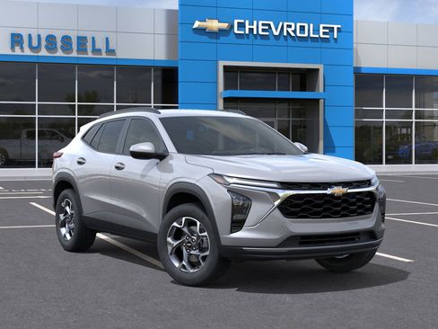 New 2025 Chevrolet Trax LT w/ Driver Confidence Package image 31