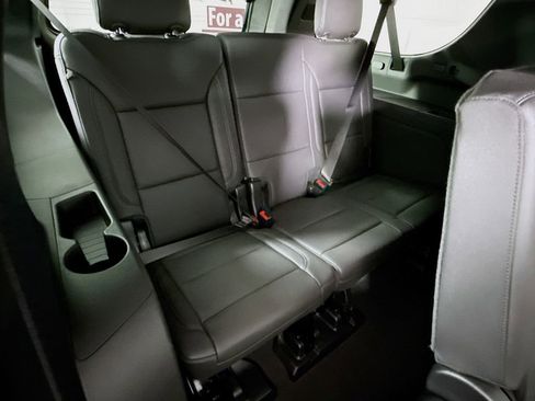 Used 2024 Chevrolet Suburban Z71 w/ Z71 Off-Road Package AWD/4WD image 34
