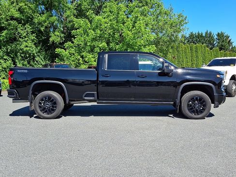 Used 2025 Chevrolet Silverado 2500 LTZ AWD/4WD image 7
