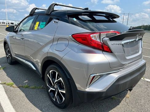 Used 2019 Toyota C-HR Limited FWD image 3