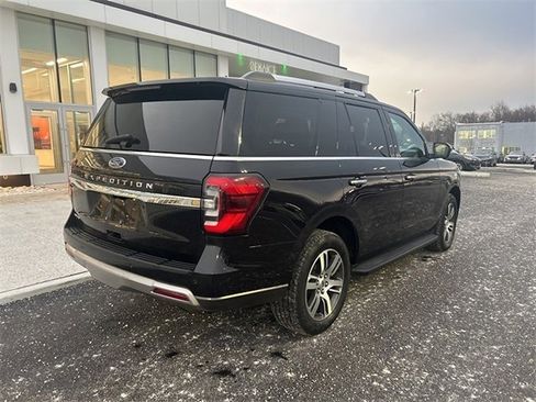 Used 2024 Ford Expedition Limited image 7