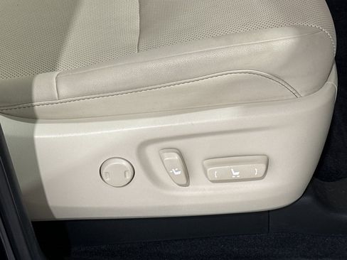 Used 2022 Lexus GX 460 Premium w/ Premium Plus Package image 26