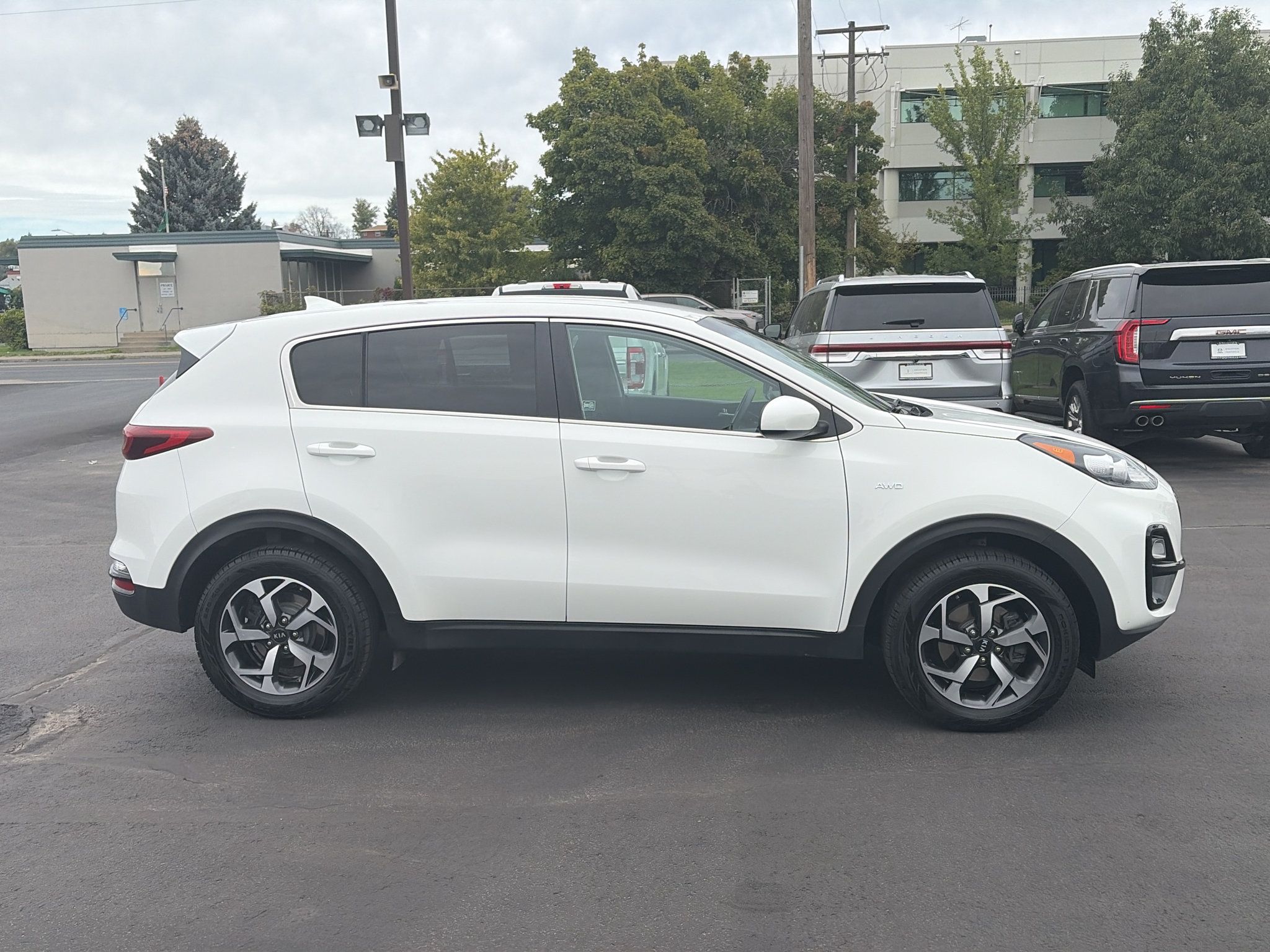 Used 2020 Kia Sportage LX AWD/4WD image 8