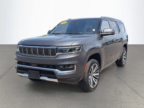 Used 2022 Jeep Grand Wagoneer Series III w/ Flexible Seating Group AWD/4WD image 8