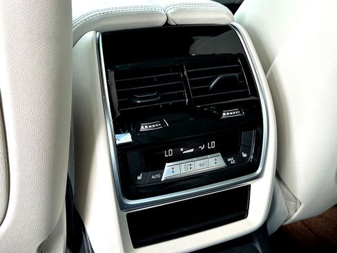 Certified 2025 BMW X7 xDrive40i w/ Premium Package AWD/4WD image 20