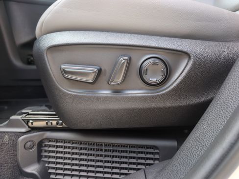 Certified 2026 Toyota Sienna XLE FWD image 17