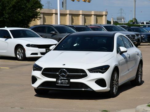 Used 2025 Mercedes-Benz CLA 250 4MATIC image 2