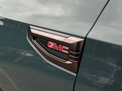 New 2026 GMC Yukon AT4 Ultimate w/ LPO, Floor Liner Package AWD/4WD image 13