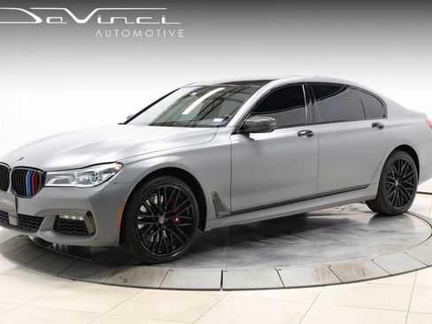 Used 2017 BMW 750i image 1