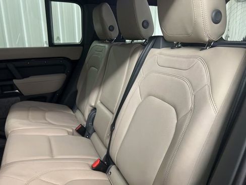 Used 2023 Land Rover Defender 130 S image 13