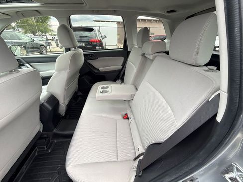 Used 2015 Subaru Forester 2.5i Premium w/ All-Weather Package AWD/4WD image 10