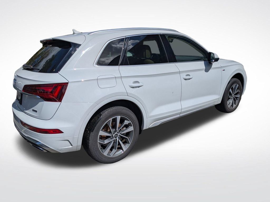 Used 2023 Audi Q5 2.0T Premium w/ Convenience Package AWD/4WD image 3