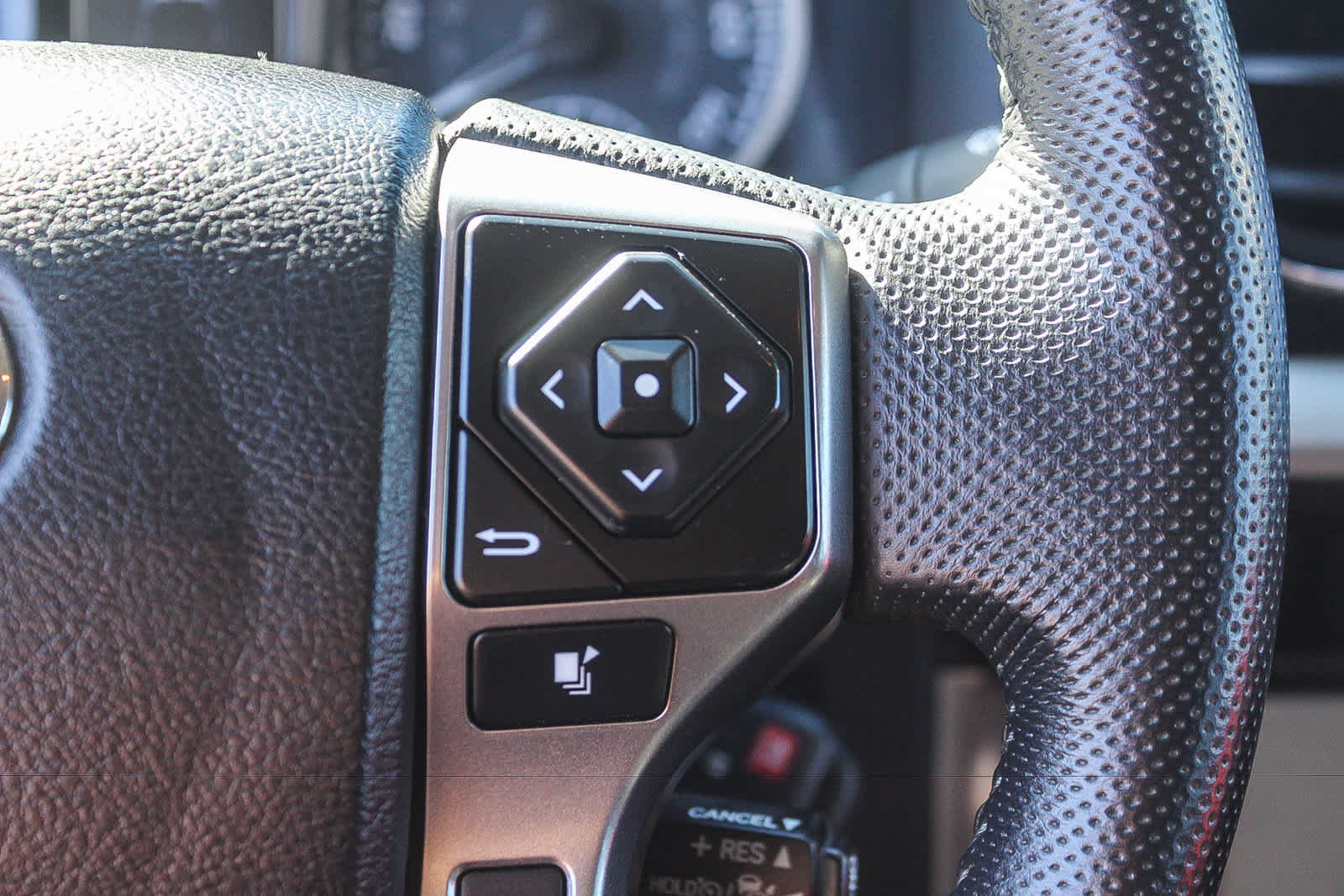 Used 2022 Toyota Tacoma SR5 RWD image 31