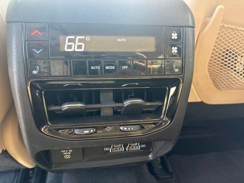 Used 2022 Jeep Grand Cherokee L Limited w/ Luxury Tech Group II AWD/4WD image 20
