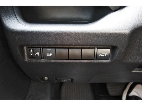 Used 2021 Toyota RAV4 XLE Premium AWD/4WD image 21