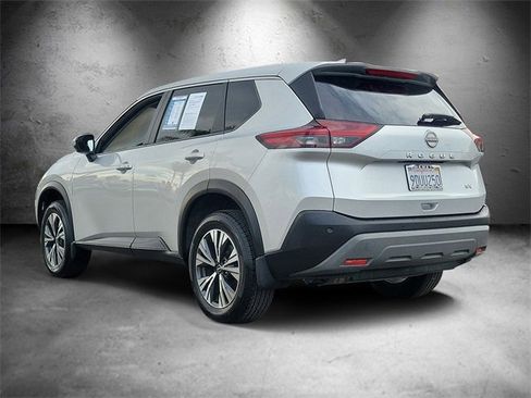 Used 2023 Nissan Rogue SV image 4