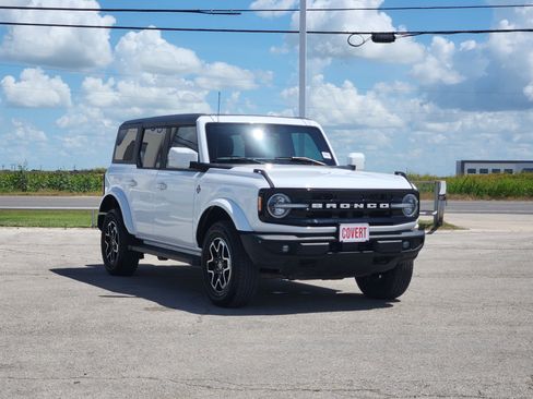 Used 2024 Ford Bronco Outer Banks AWD/4WD image 3