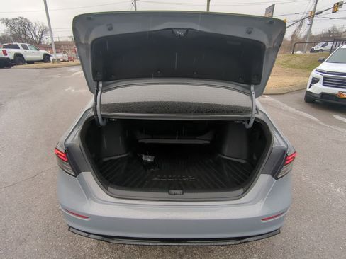 Used 2025 Honda Accord Sport image 27