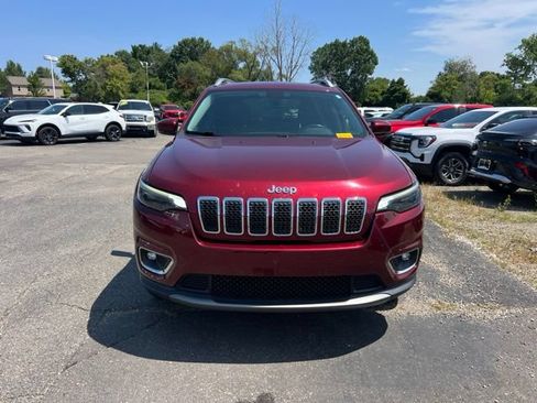 Used 2019 Jeep Cherokee Limited AWD/4WD image 2