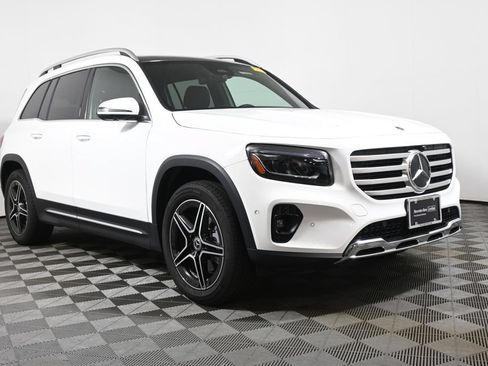 Used 2026 Mercedes-Benz GLB 250 4MATIC image 9