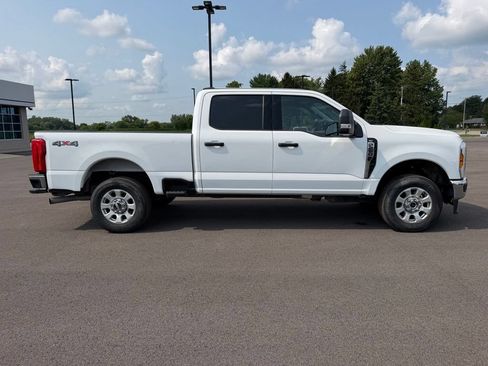 Used 2024 Ford F250 XLT AWD/4WD image 4