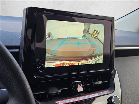 Used 2025 Toyota Corolla LE image 14