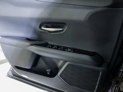 Used 2019 Lexus UX 250h w/ Premium Package image 23