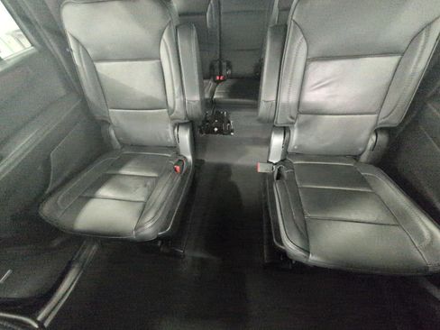 Used 2025 GMC Yukon XL Denali AWD/4WD image 25
