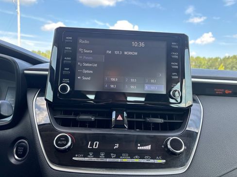 Used 2022 Toyota Corolla LE FWD image 26