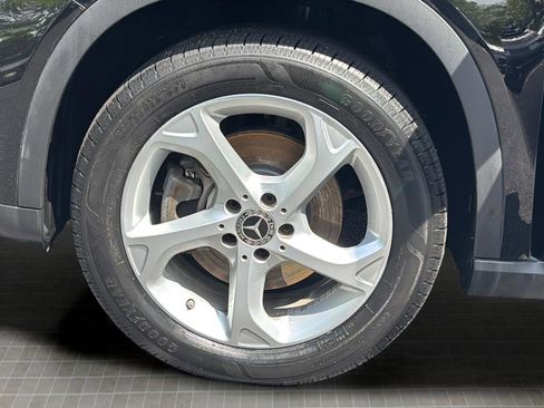 Used 2018 Mercedes-Benz GLA 250 4MATIC image 46