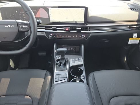 New 2026 Kia Sportage SX FWD image 17