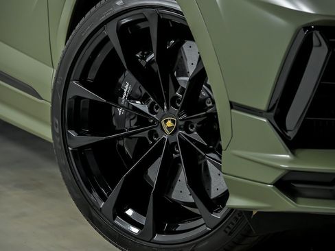 Used 2024 Lamborghini Urus S AWD/4WD image 3
