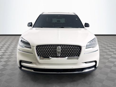 Used 2022 Lincoln Aviator Reserve AWD/4WD image 2