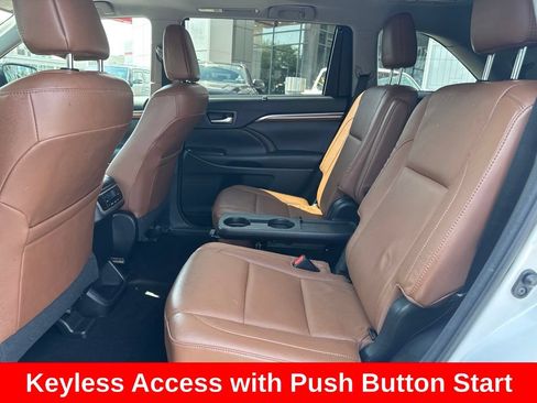 Used 2018 Toyota Highlander Limited AWD/4WD image 14