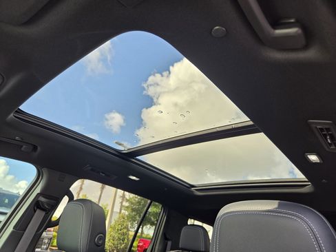 New 2027 Chevrolet Traverse LT w/ Sun and Wheel Package FWD image 12