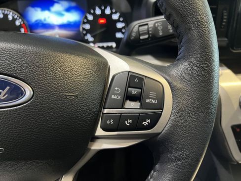 Used 2024 Ford Explorer XLT AWD/4WD image 20