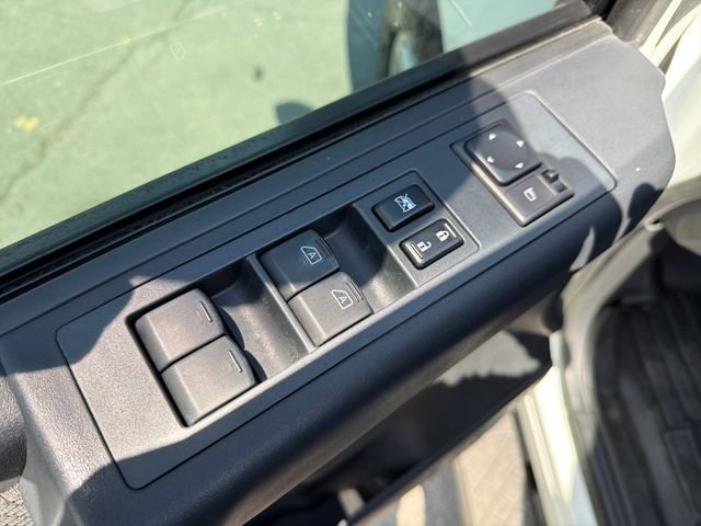 Used 2014 Nissan Titan SV w/ SV Value Truck Package AWD/4WD image 17