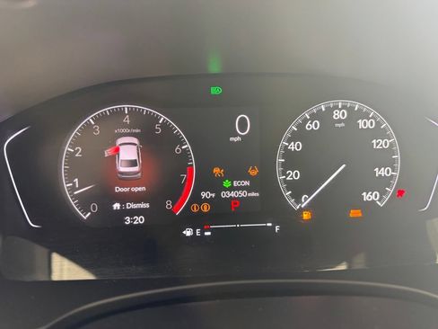 Used 2025 Honda Civic Sport image 4