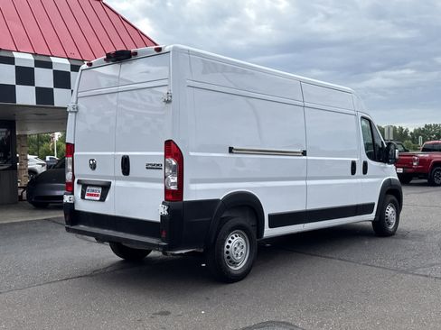 Used 2025 RAM ProMaster 2500 w/ Convenience Group FWD image 7