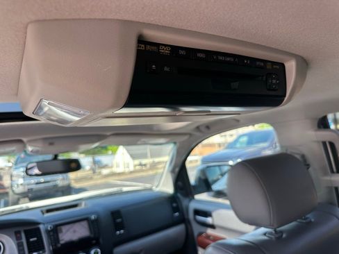 Used 2012 Toyota Sequoia Platinum image 19