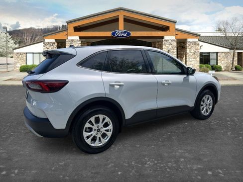 Used 2025 Ford Escape Active AWD/4WD image 5