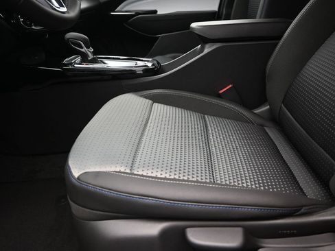 New 2026 Chevrolet Trax LT FWD image 13