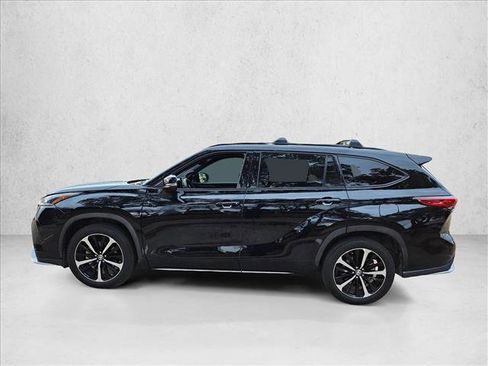 Used 2021 Toyota Highlander XSE image 8