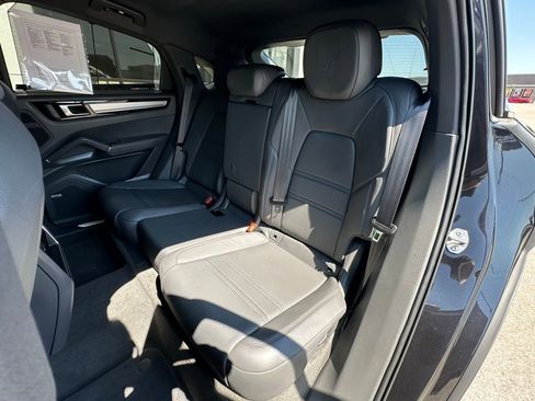 Used 2022 Porsche Cayenne E-Hybrid Coupe image 33