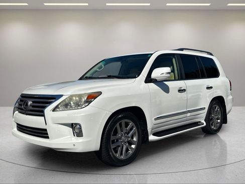 Used 2013 Lexus LX 570 4WD w/ Luxury Pkg image 1