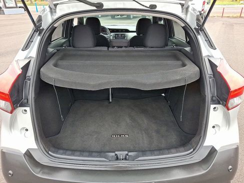 Certified 2020 Nissan Kicks SV image 28